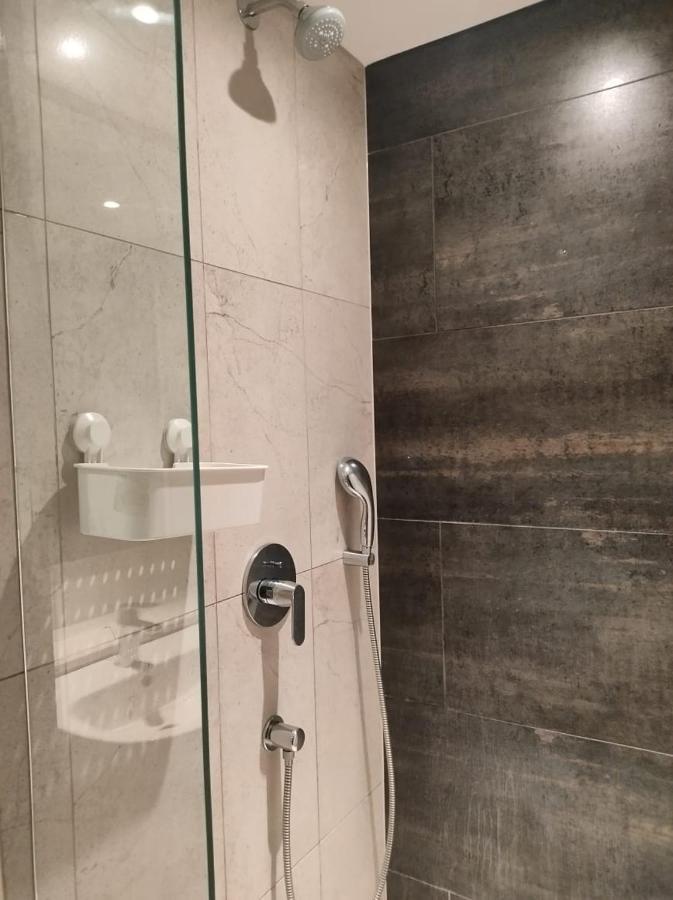 Guest House Service Apartments ปูเน่ ภายนอก รูปภาพ