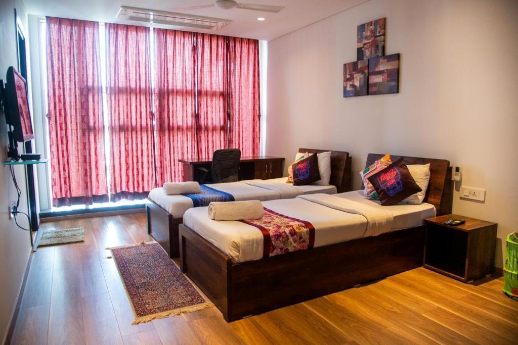 Guest House Service Apartments ปูเน่ ภายนอก รูปภาพ