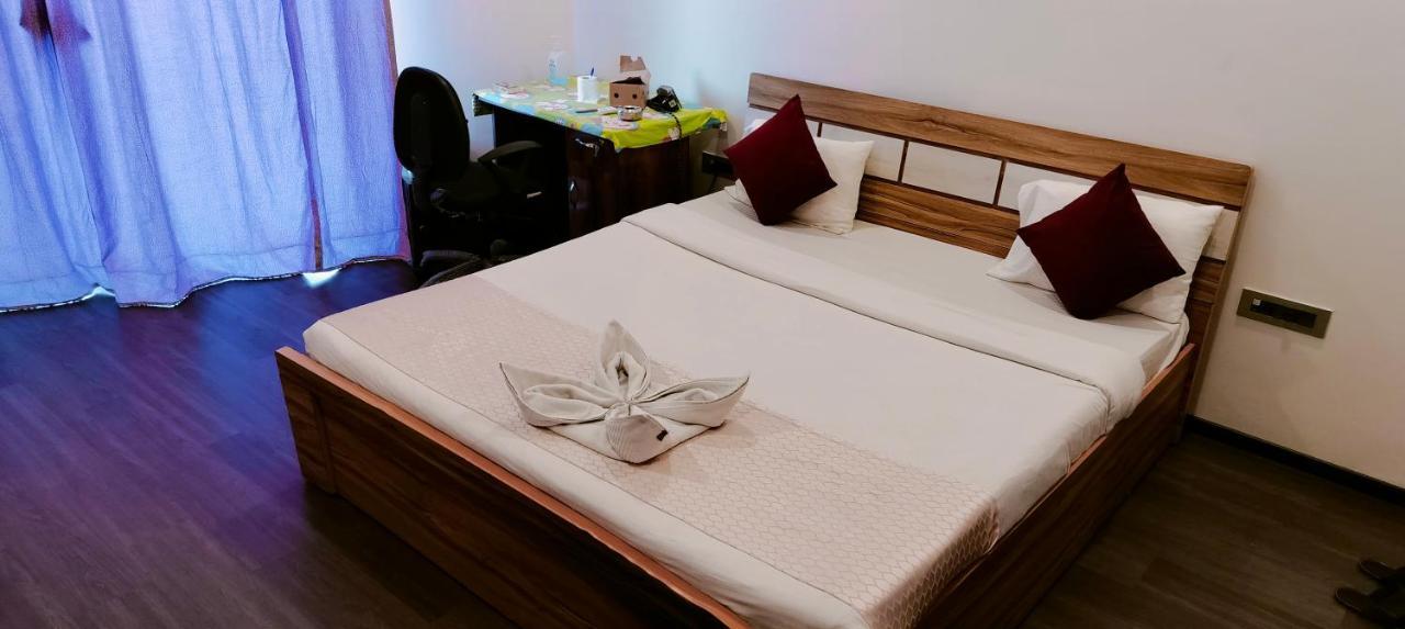 Guest House Service Apartments ปูเน่ ภายนอก รูปภาพ